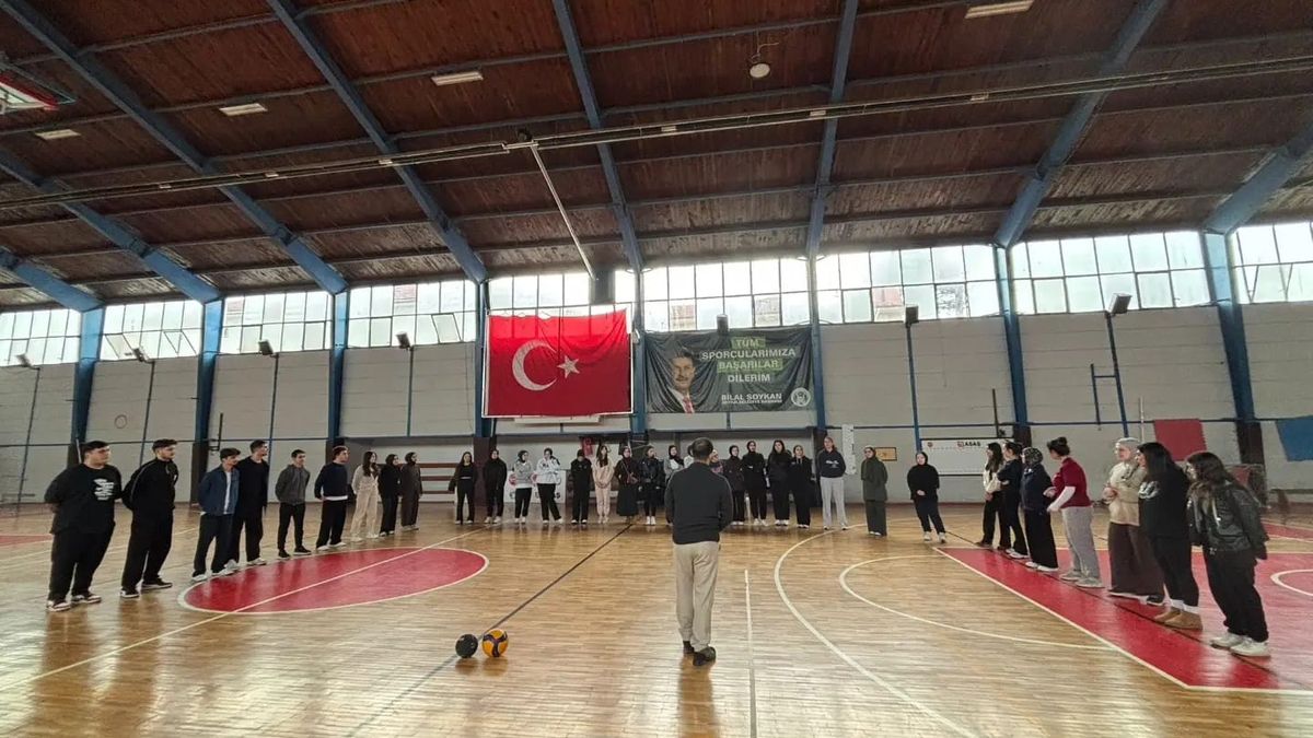 Gençlik Merkezi’nde İlk Ders Coşkusu