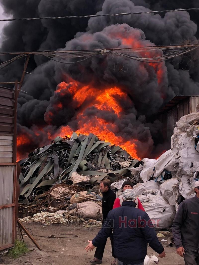 Geri Dönüşüm Tesisinde Yangın