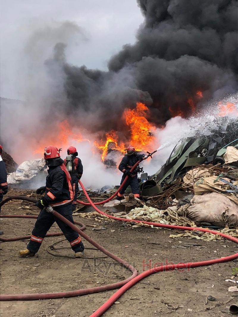 Geri Dönüşüm Tesisinde Yangın