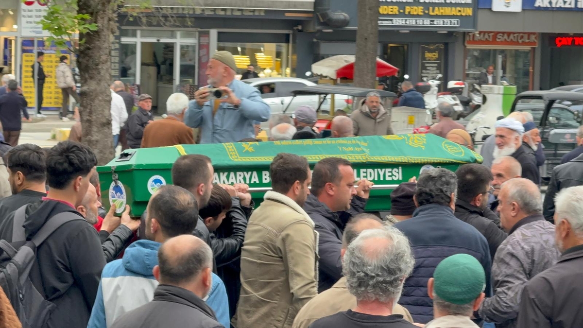 Göğsünden bıçaklanıp öldürülmüştü, toprağa verildi