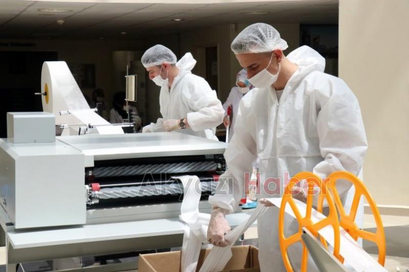 Gönüllüler günde 20 bin maske üretiyor