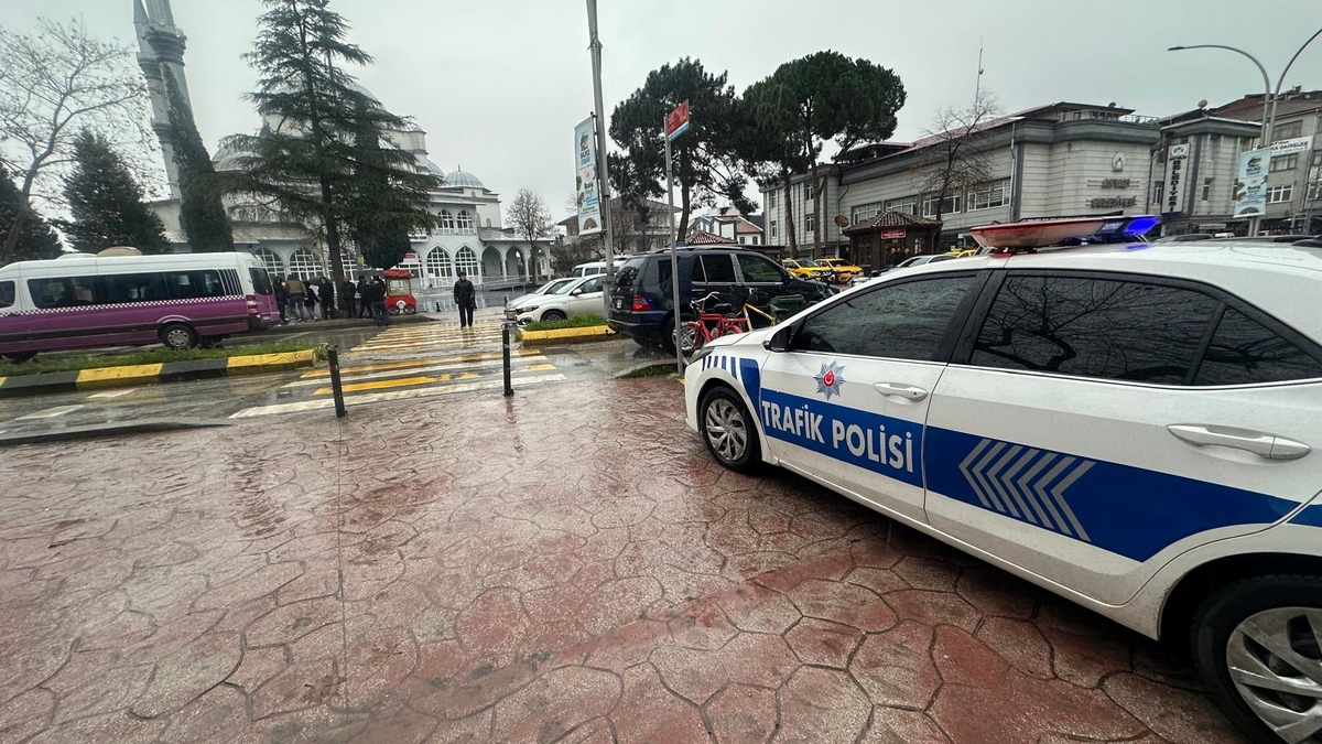 GSP camii önünde ufak çaplı  kaza