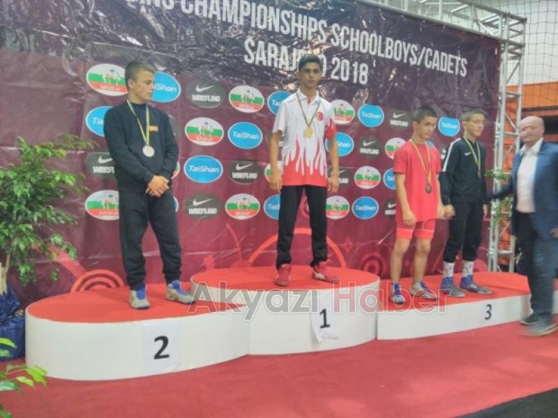 GÜREŞTE AKYAZI ÜSTÜNLÜĞÜ