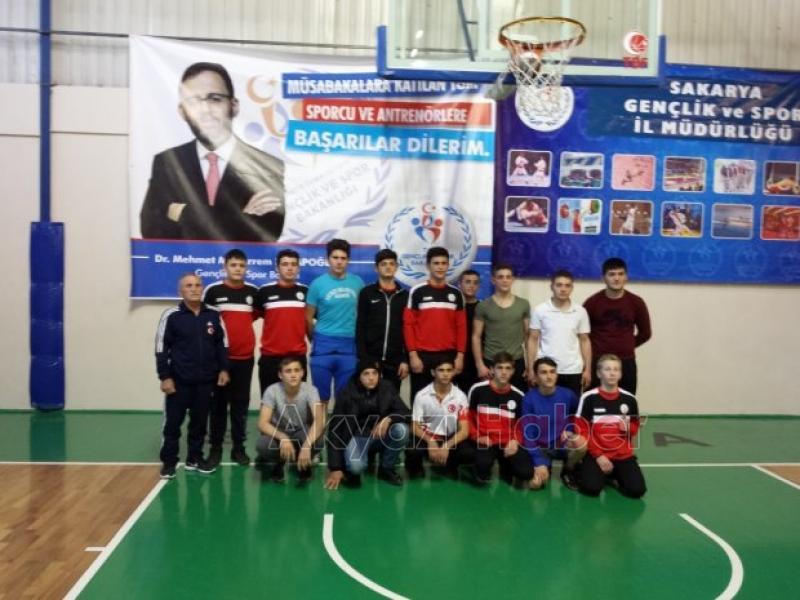 GÜREŞTE AKYAZI ÜSTÜNLÜĞÜ