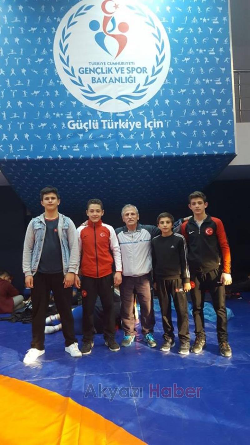Güreşte Türkiye Şampiyonasına Akyazı’dan 6 Güreşçi