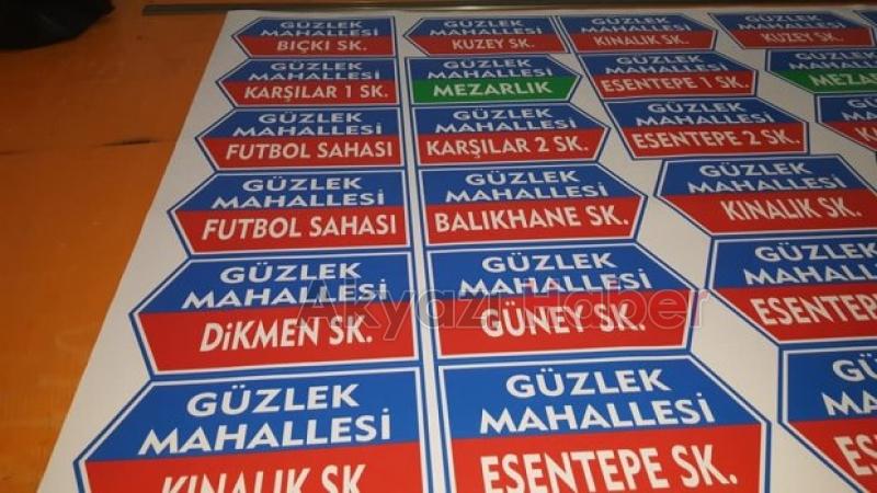 Güzlek mahalle muhtarlığından Örnek bir çalışma daha Sokak tabelaları yenileniyor