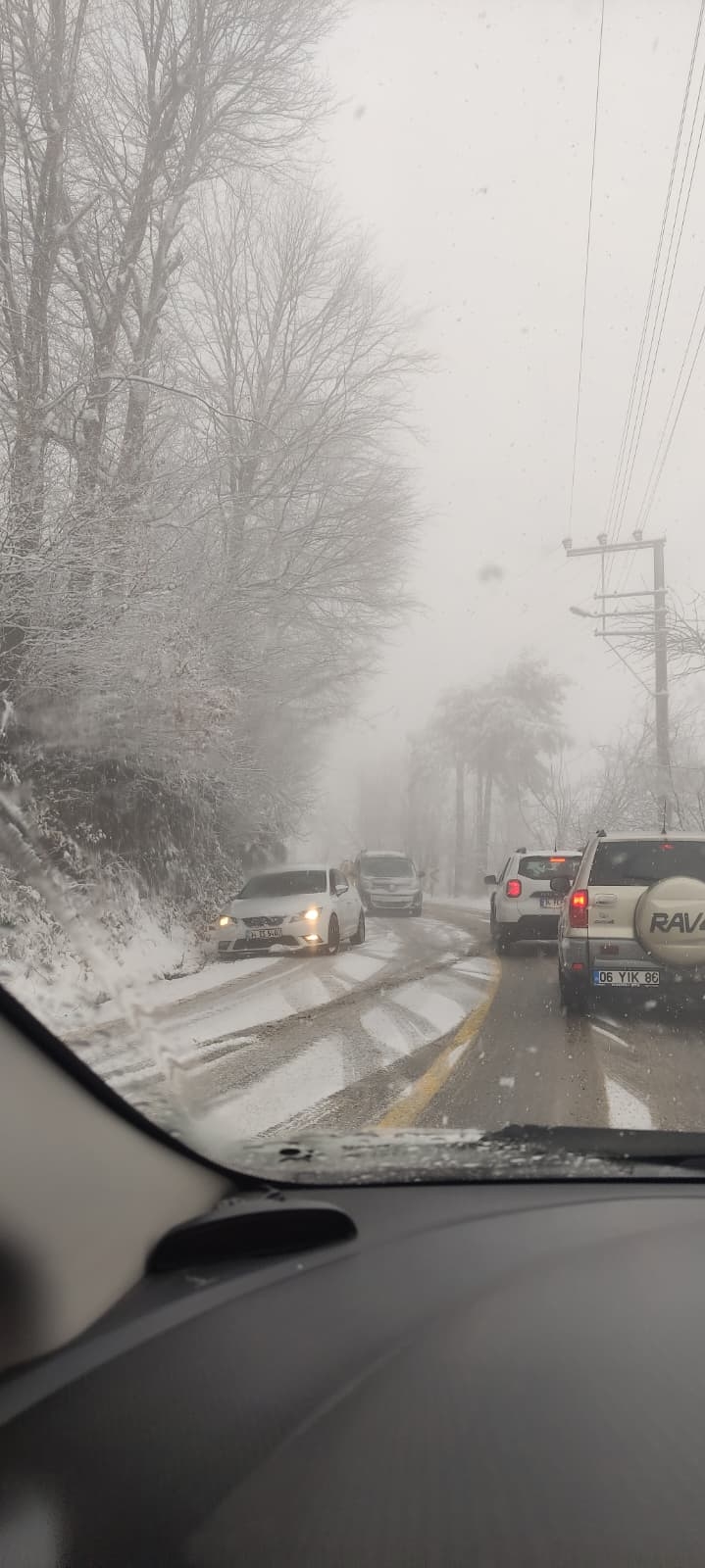 Güzlek’te kızak keyfi, ulaşımda çile