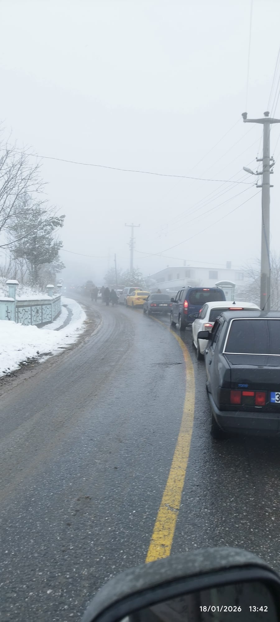 Güzlek’te kızak keyfi, ulaşımda çile