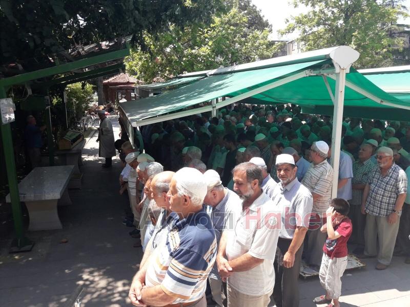 Hacer Toy Defnedildi