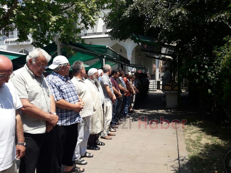 Hacer Toy Defnedildi