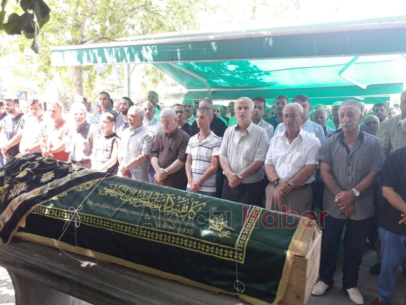 Hacer Toy Defnedildi