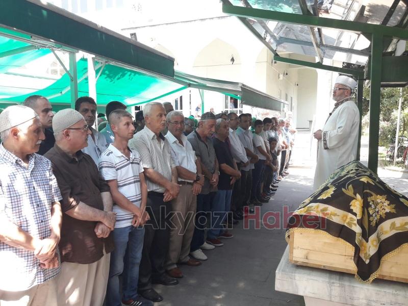 Hacer Toy Defnedildi