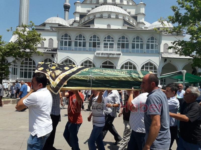 Hacer Toy Defnedildi