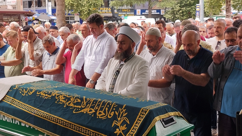 Hacı Ömer Sakzeki Defnedildi