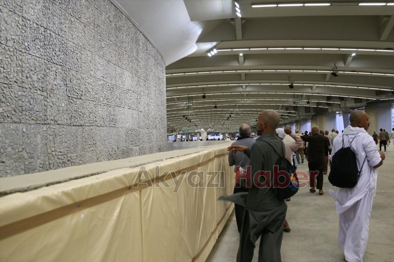  Hacılar Şeytan Taşlamaya Devam Ediyor