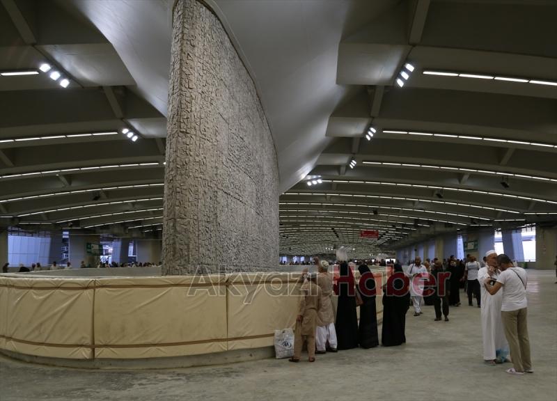  Hacılar Şeytan Taşlamaya Devam Ediyor