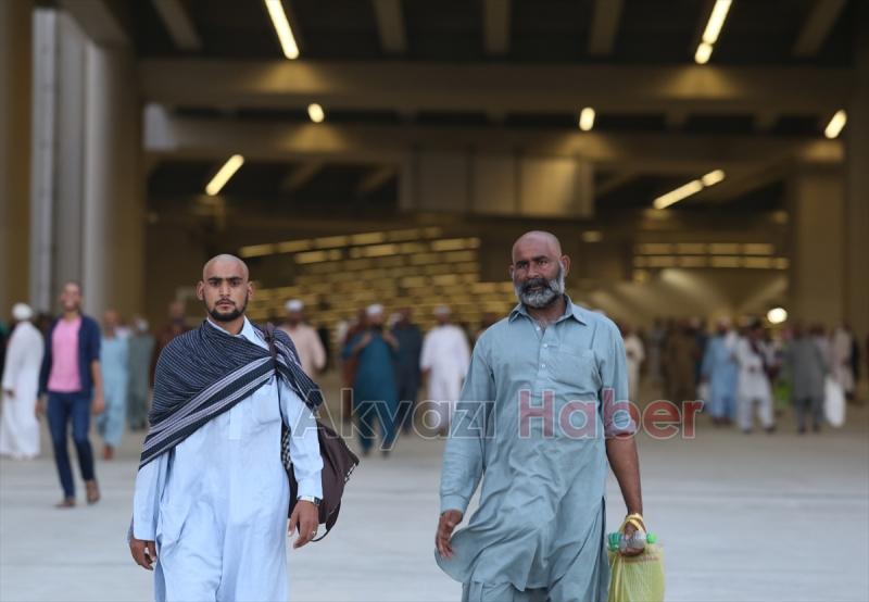  Hacılar Şeytan Taşlamaya Devam Ediyor