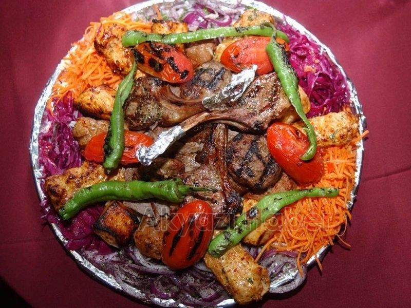 Hacıoğulları Kebap Lahmacun Salonu İftarda Açık