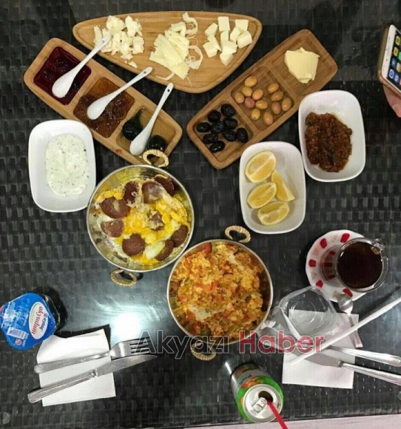 Hacıoğulları Lahmacın Kebap Salonu Kahvaltı Sofrası 