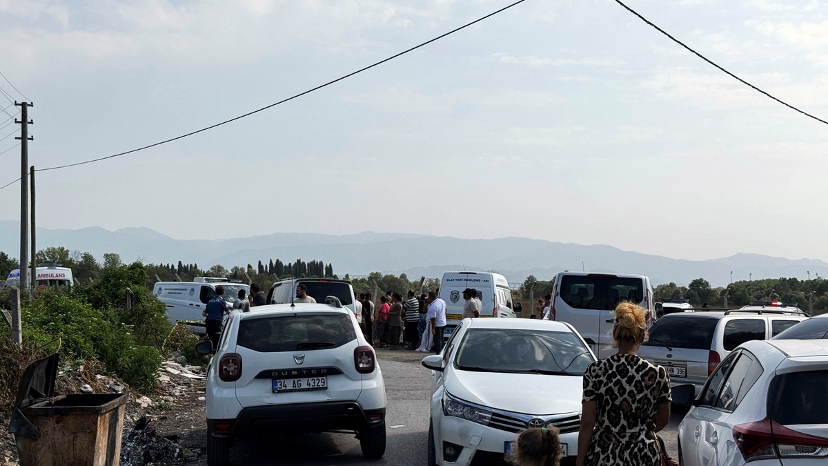 Hafif ticari araçla çarpışan motosikletli öldü