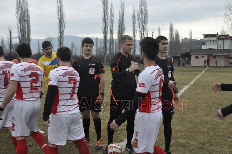 Hakeme Saldırdılar Maç Yarıda Kaldı