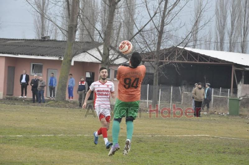 Hakeme Saldırdılar Maç Yarıda Kaldı