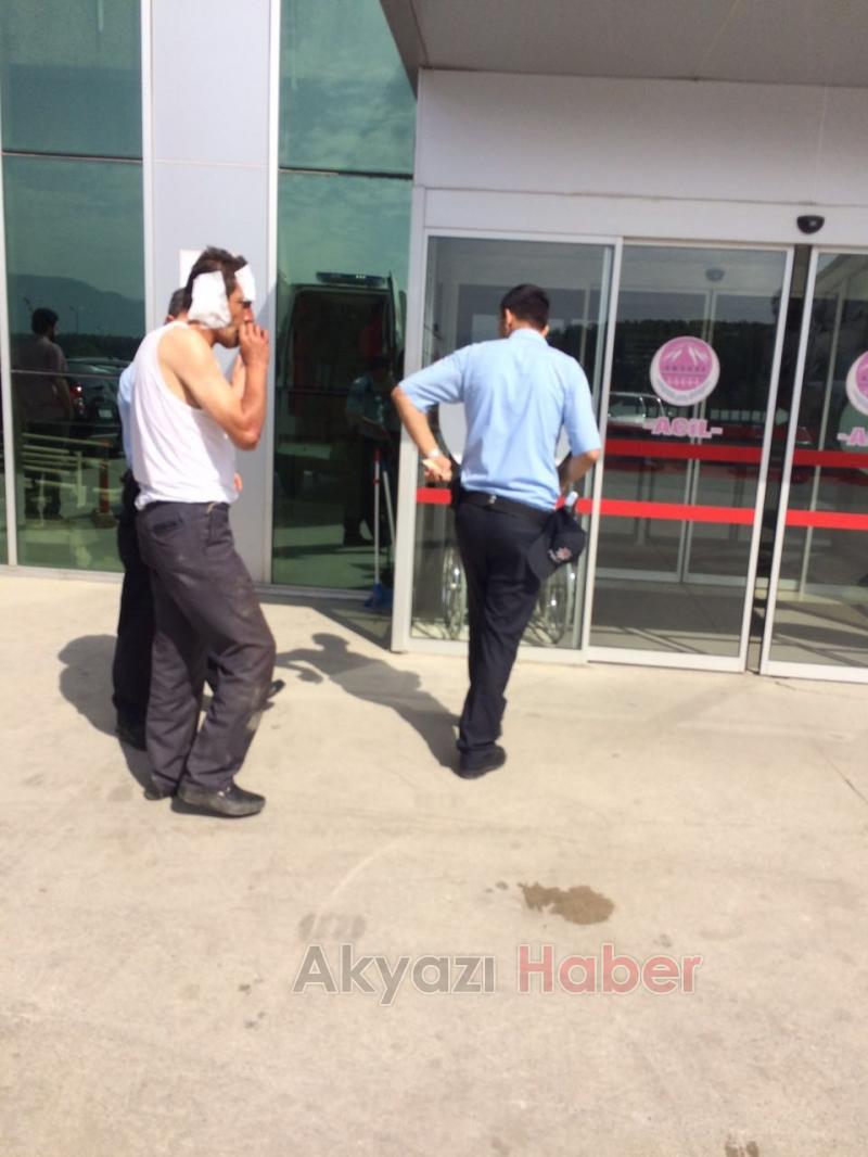 Hakimiyetini Kaybeden Otomobil Sürücüsü Bariyere Girdi