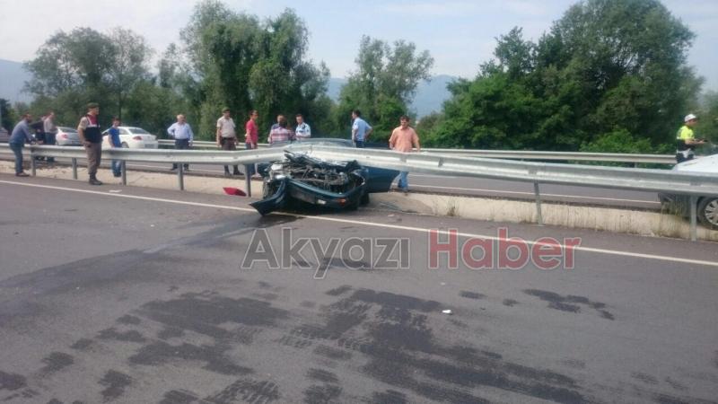 Hakimiyetini Kaybeden Otomobil Sürücüsü Bariyere Girdi