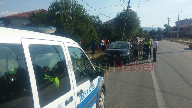 Hakimiyetini Kaybeden Otomobil Sürücüsü Direğe Çarptı