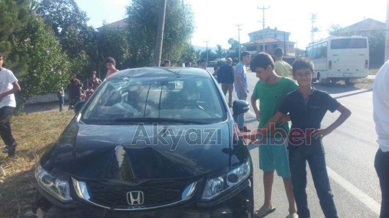 Hakimiyetini Kaybeden Otomobil Sürücüsü Direğe Çarptı