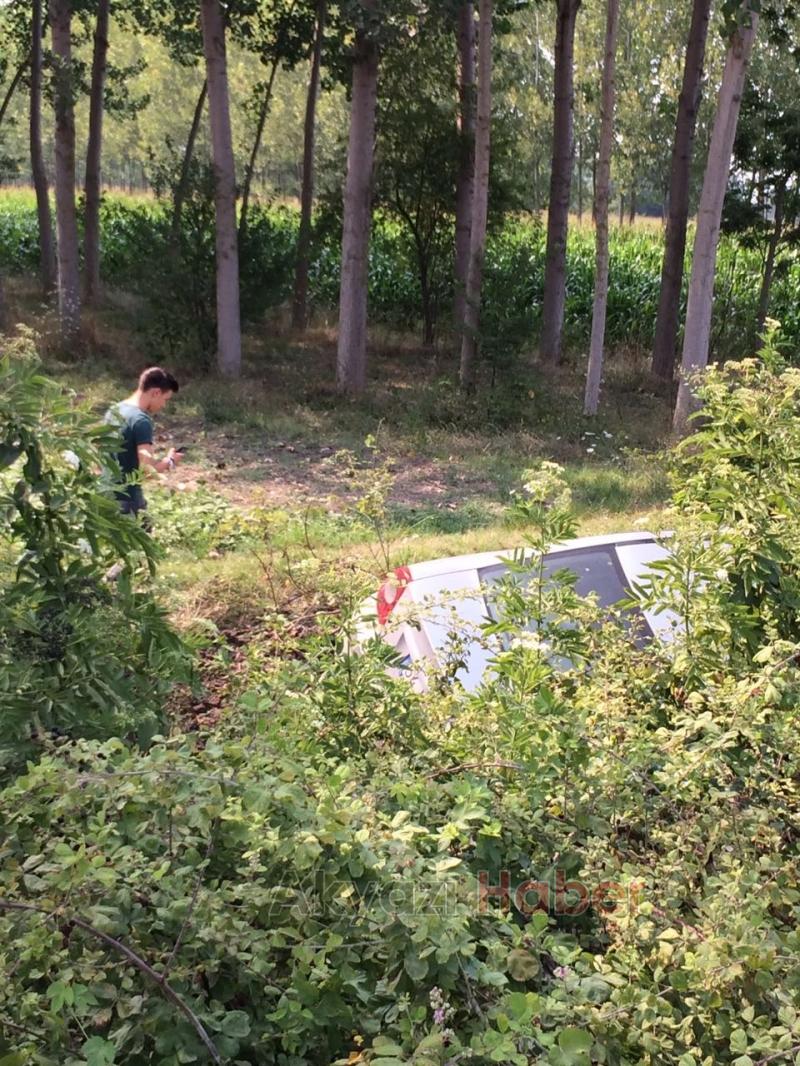 Hakimiyetini Kaybeden Sürücü Şarampole Uçtu