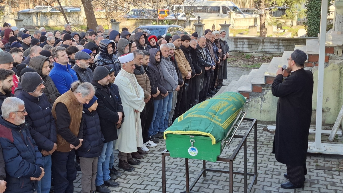 Hakkı Eş Toprağa Verildi