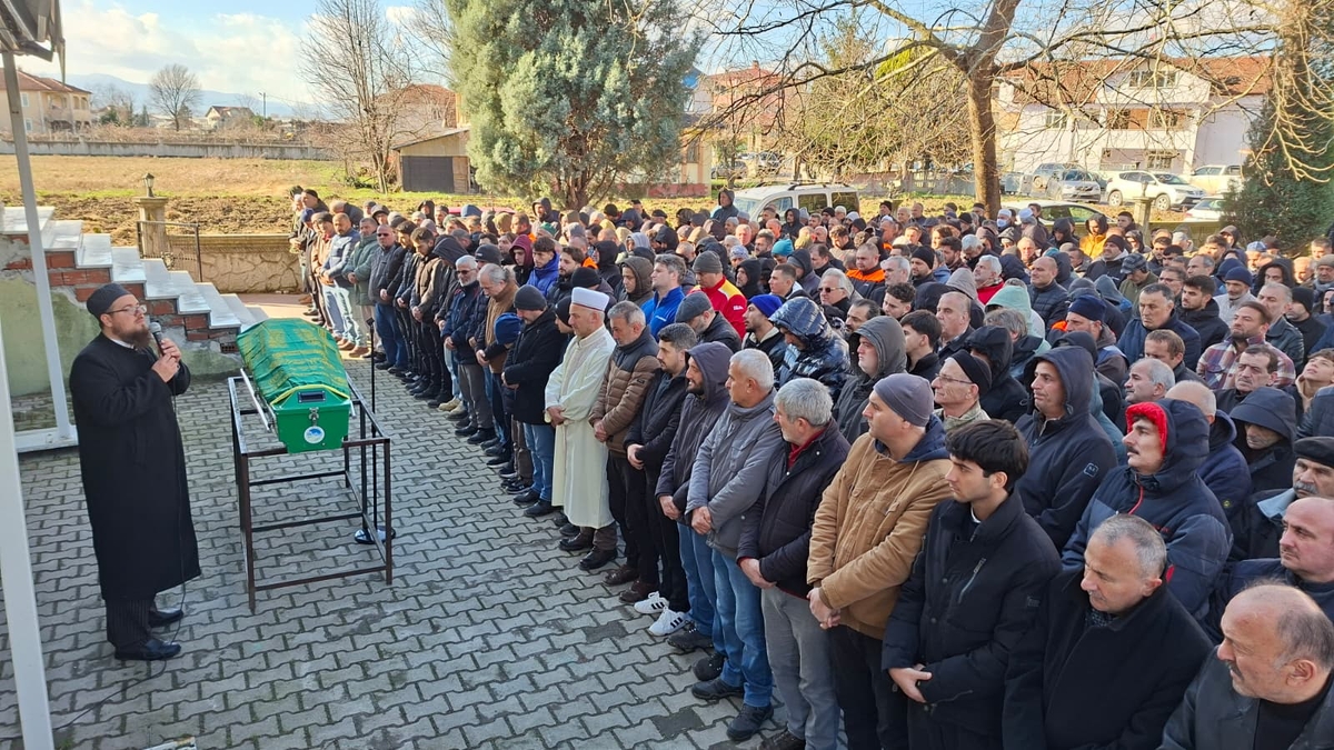 Hakkı Eş Toprağa Verildi