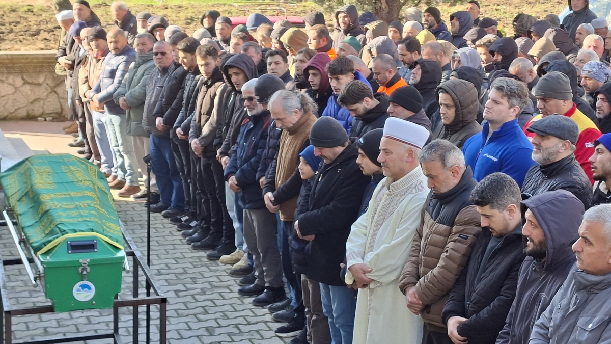 Hakkı Eş Toprağa Verildi