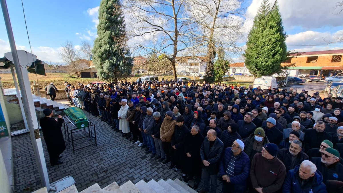 Hakkı Eş Toprağa Verildi