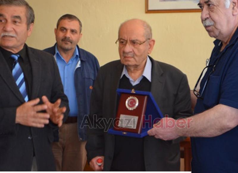 Halil Bildiriciye Gazetecilerden Ödül