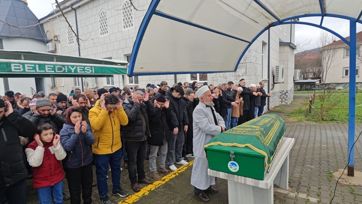 Hamit Uluköylü Ebediyete Uğurlandı.