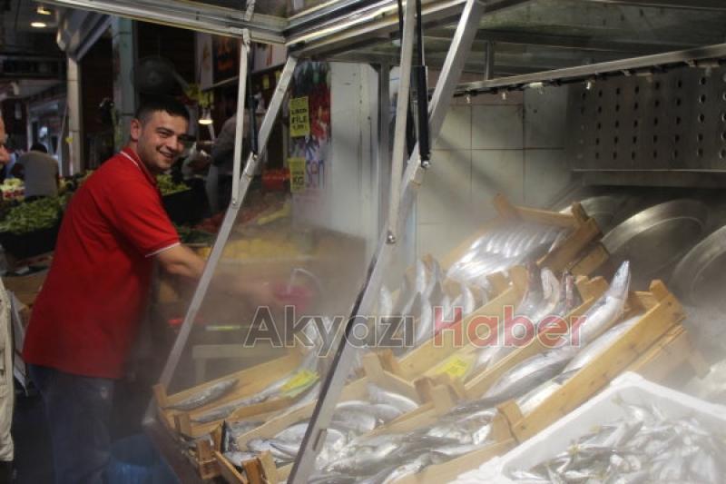 Hamsi 8 TL Palamut Tane 5 TL