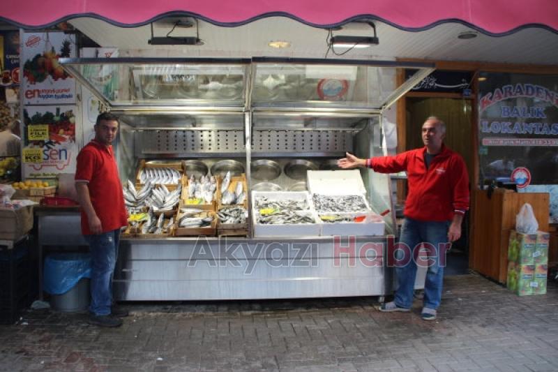 Hamsi 8 TL Palamut Tane 5 TL