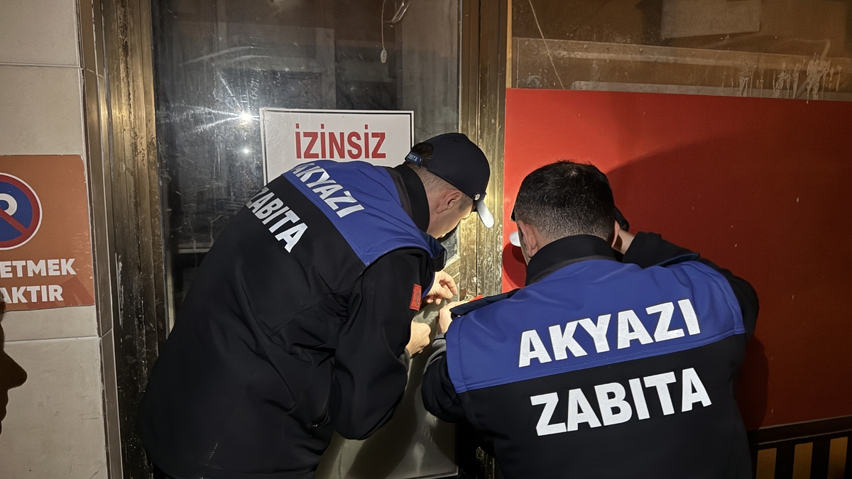 Hamurun ayak ile çiğnendiği imalathaneden yeni görüntüler