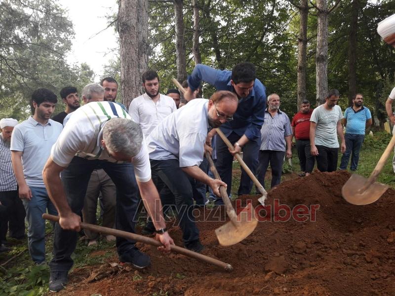 Hanife Akcan Defnedildi