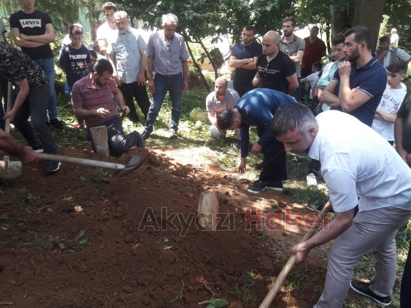 Akyazılı Motosiklet tutkunu Hasan Baştan gözyaşlarıyla defnedildi