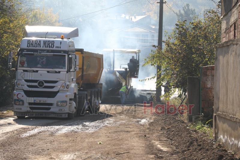 HASANBEY MAHALLESİNDE SICAK ASFALT ÇALIŞMALARI BAŞLADI