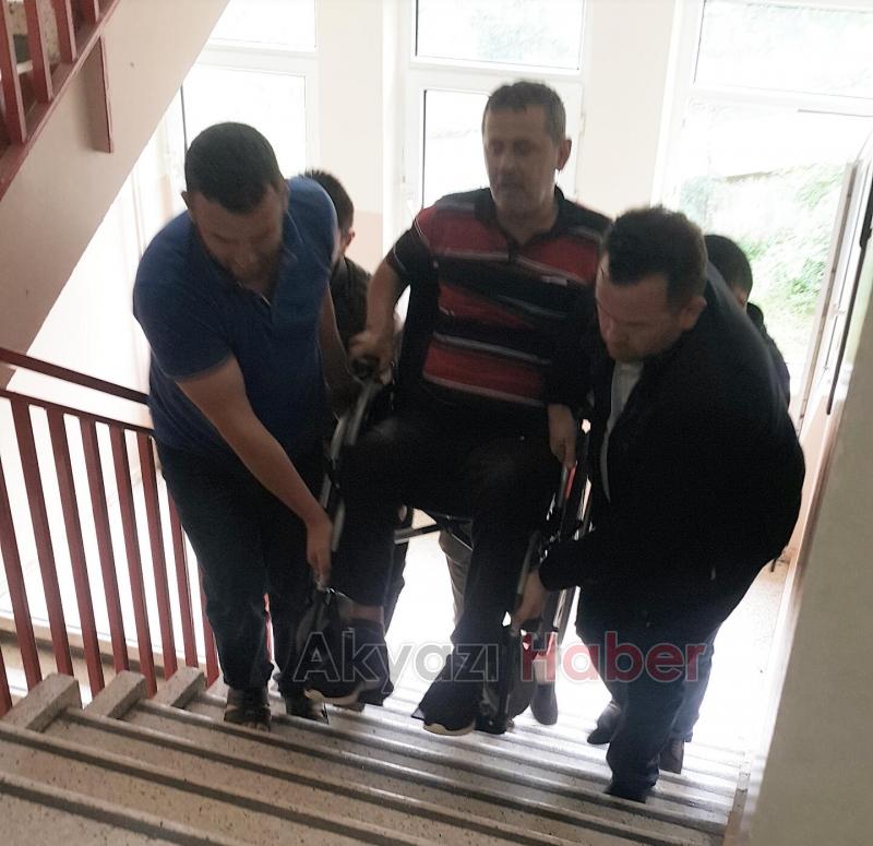 Hasta ve engelliler sandığa taşındı