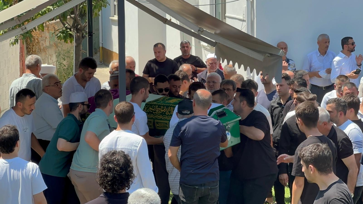 Hastalığa Yenik Düştü, Dualarla Uğurlandı: Zeynep Çalıkoğlu’na Veda