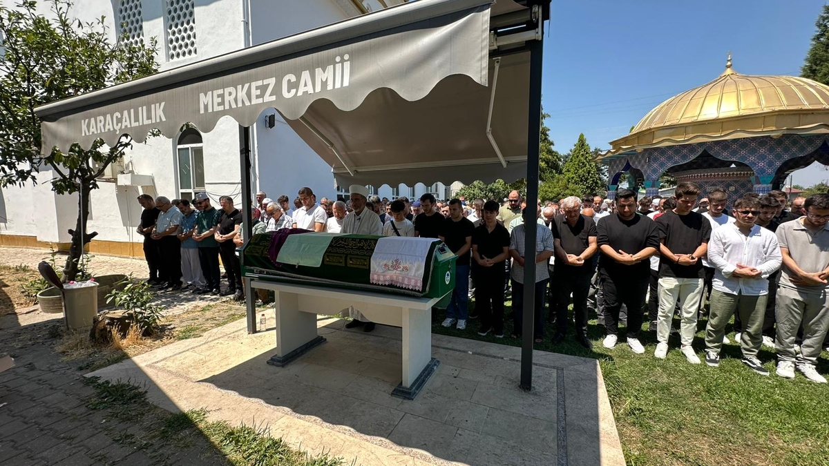 Hastalığa Yenik Düştü, Dualarla Uğurlandı: Zeynep Çalıkoğlu’na Veda