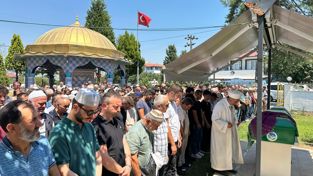 Hastalığa Yenik Düştü, Dualarla Uğurlandı: Zeynep Çalıkoğlu’na Veda