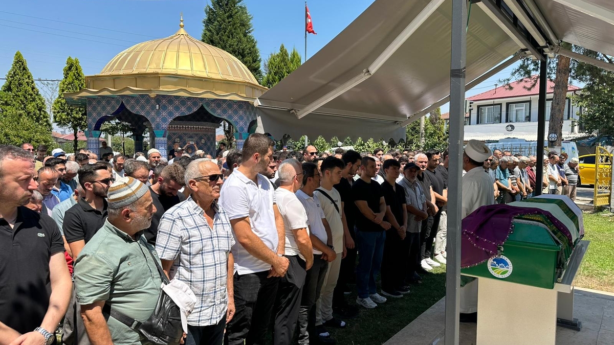 Hastalığa Yenik Düştü, Dualarla Uğurlandı: Zeynep Çalıkoğlu’na Veda