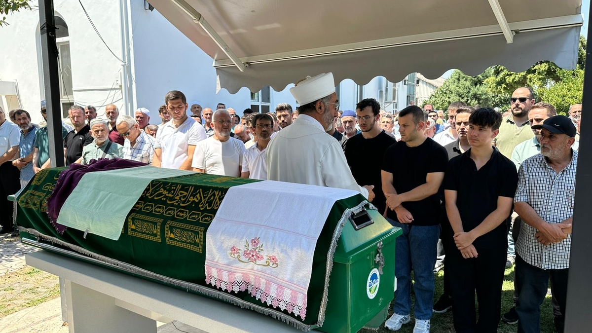 Hastalığa Yenik Düştü, Dualarla Uğurlandı: Zeynep Çalıkoğlu’na Veda