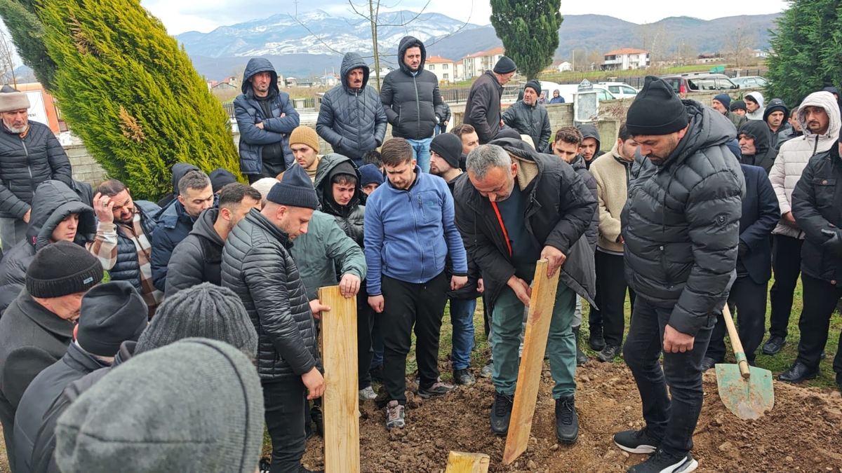 Hastalığa Yenik Düştü: Muhammet Dindar Son Yolculuğuna Uğurlandı